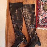 stivali alti con tacco