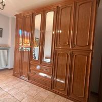 armadio d’epoca in legno