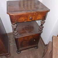Comodino antico