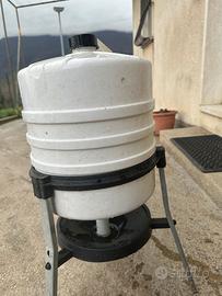 Disponibile abbeveratoio per avicoli