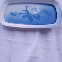 piccolo piatto che può fungere anche da vassoio pe