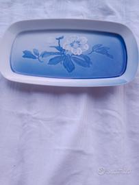 piccolo piatto che può fungere anche da vassoio pe