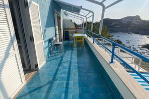 Ponza appartamento cala Feola piscine naturali