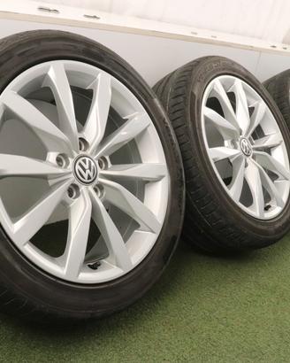 Cerchi in lega Volkswagen Golf GTI E-Golf 17