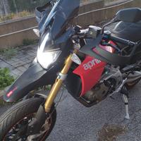 Aprilia dorsoduro 750 rossa