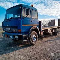Camion Pianale 3 Assi Iveco 18026 (1985)