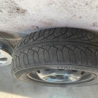 Gomme invernali con cerchi 185/60/R15