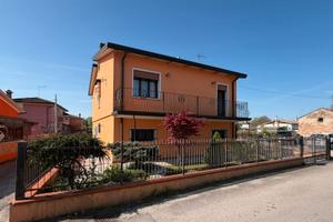 CAVARZERE: 117B: Villa singola con garage doppio