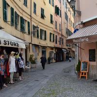 Galleria d'arte affitta spazio per mostre