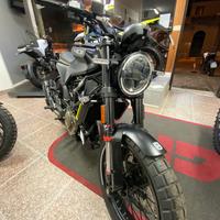 Husqvarna Svartpilen 401