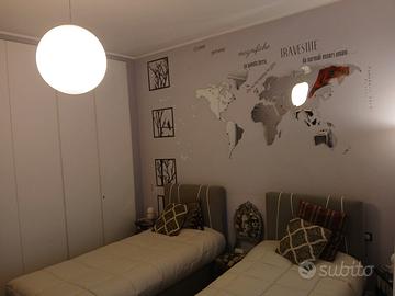 Stanza singola arredata e corredata