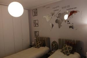 Stanza singola arredata e corredata