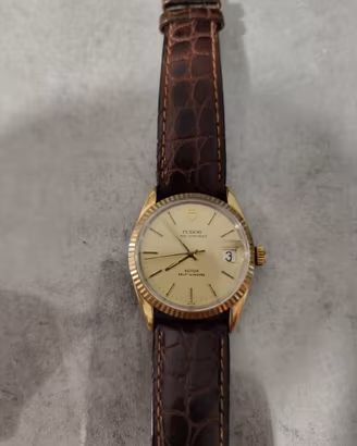 Tudor Price Oysterdate con ghiera in oro by Rolex