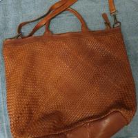 Borsa shopper in pelle intrecciata con tracolla