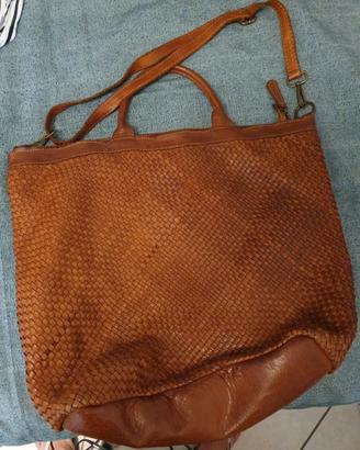 Borsa shopper in pelle intrecciata con tracolla