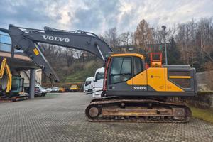 Escavatore Volvo EC250E NL con benna