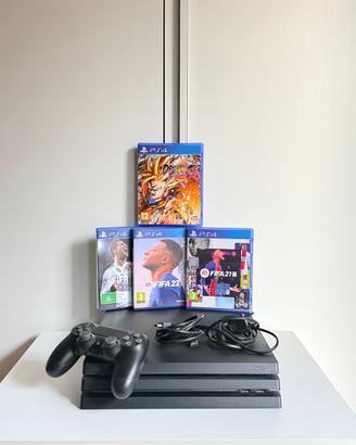 PS4 Pro 1TB + Controller Originale + 5 Giochi e Ca