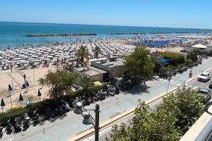 Appartamento fronte mare a civitanova marche
