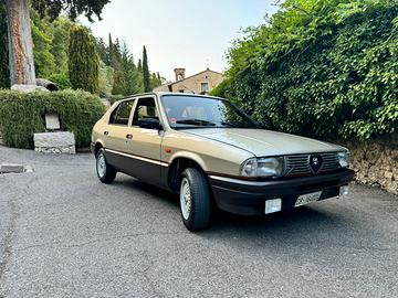 Alfa Romeo 33 quadrifoglio oro