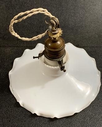Lampadario a fazzoletto-vetro opalino bianco 1940