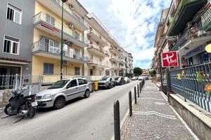 3 LOCALI A NAPOLI