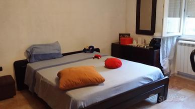 Camera da letto anni 70 noce scuro