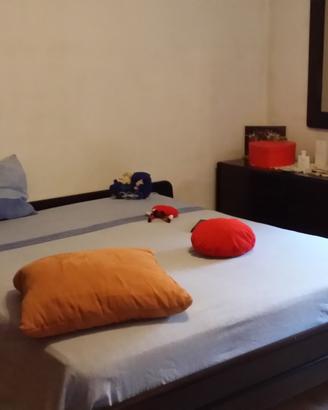 Camera da letto anni 70 noce scuro