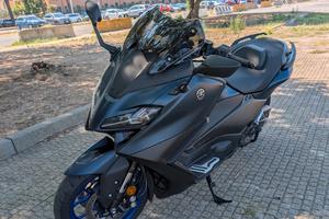 YAMAHA TMAX 560