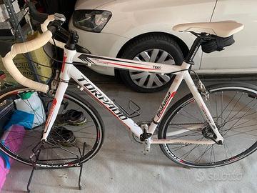 BICI DA CORSA DESTRIERO T1000