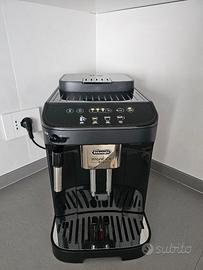 Macchina per caffè automatica Magnifica Evo