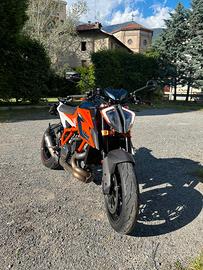 KTM 1290 SUPER DUKE R