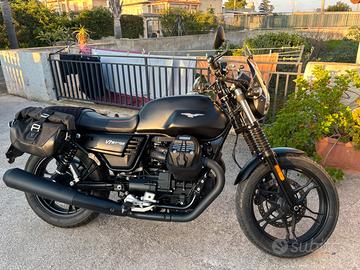 Moto guzzi v7iii stone 2017