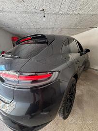PORSCHE MACAN GTS