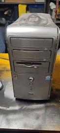 Computer inizi '2000 con case simil-mac