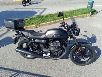 Moto Guzzi V7 Stone - 2023