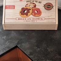 Portapane e grissini in legno con decorazioni vint