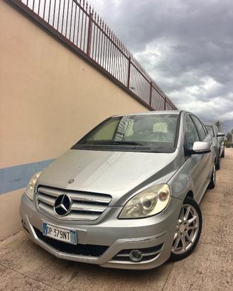 Mercedes-Benz Classe B (B 200)  prezzo trattabile.