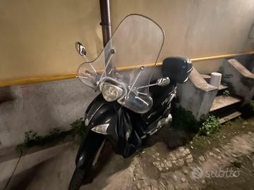 Liberty 125 Usato