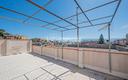 interessante-trivani-con-ampio-terrazzo-panoramico