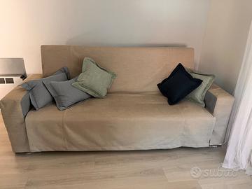 Divano letto 3 posti in ecopelle beige e bianco