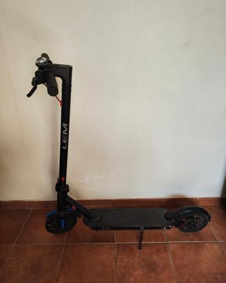 Monopattino Elettrico Lem Con Ruote Anti Foratura 