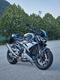 bmw m1000r 2025