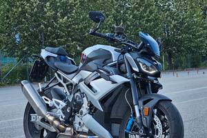 bmw m1000r 2025