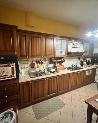 Cucina classica in legno massello