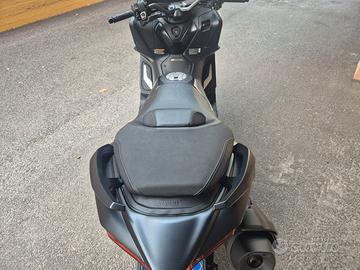 Tmax 560