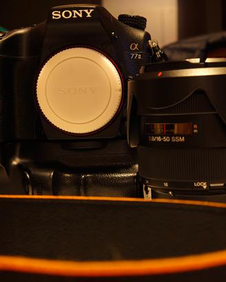 Sony A77II MENO di 25k scatti+ grip + sigma 17-50