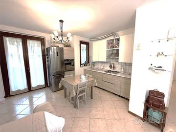 APPARTAMENTO CON AMPIO TERRAZZO ABITABILE e GARAGE
