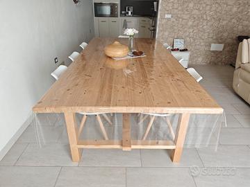Tavolo in legno per 14 posti