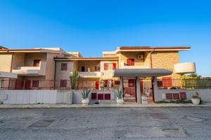 VILLA A SCHIERA A TERMOLI