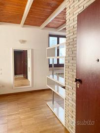 Cagliari, via Porcile, bivano arredato